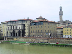 Firenze Uffizi utifrn frn floden